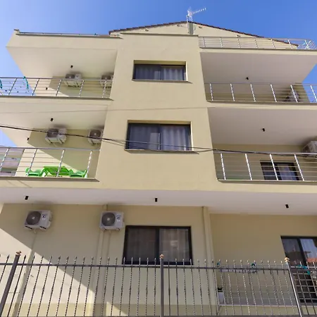 Emi Apartment's *