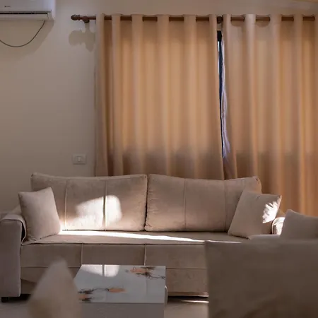 Апартаменты Emi Apartment's