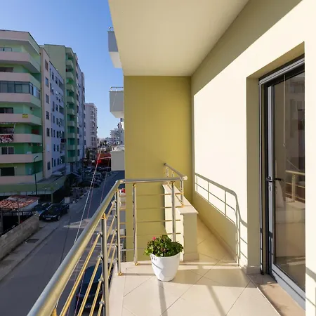 Апартаменты Emi Apartment's