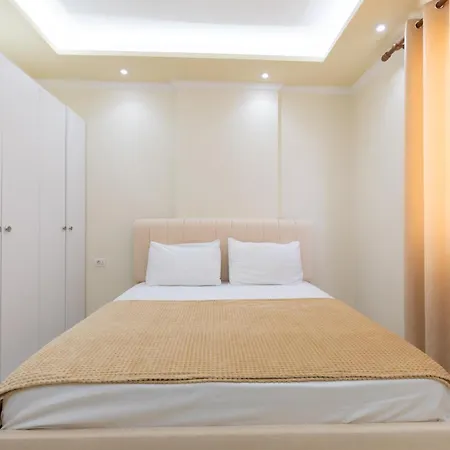 Emi Apartment's アパート