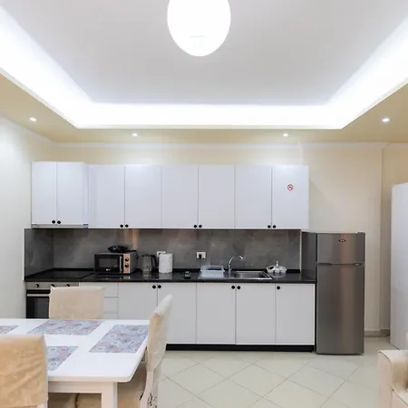Emi Apartment's アパート ドゥラス