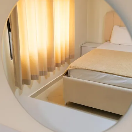 Emi Apartment's شقة دراس